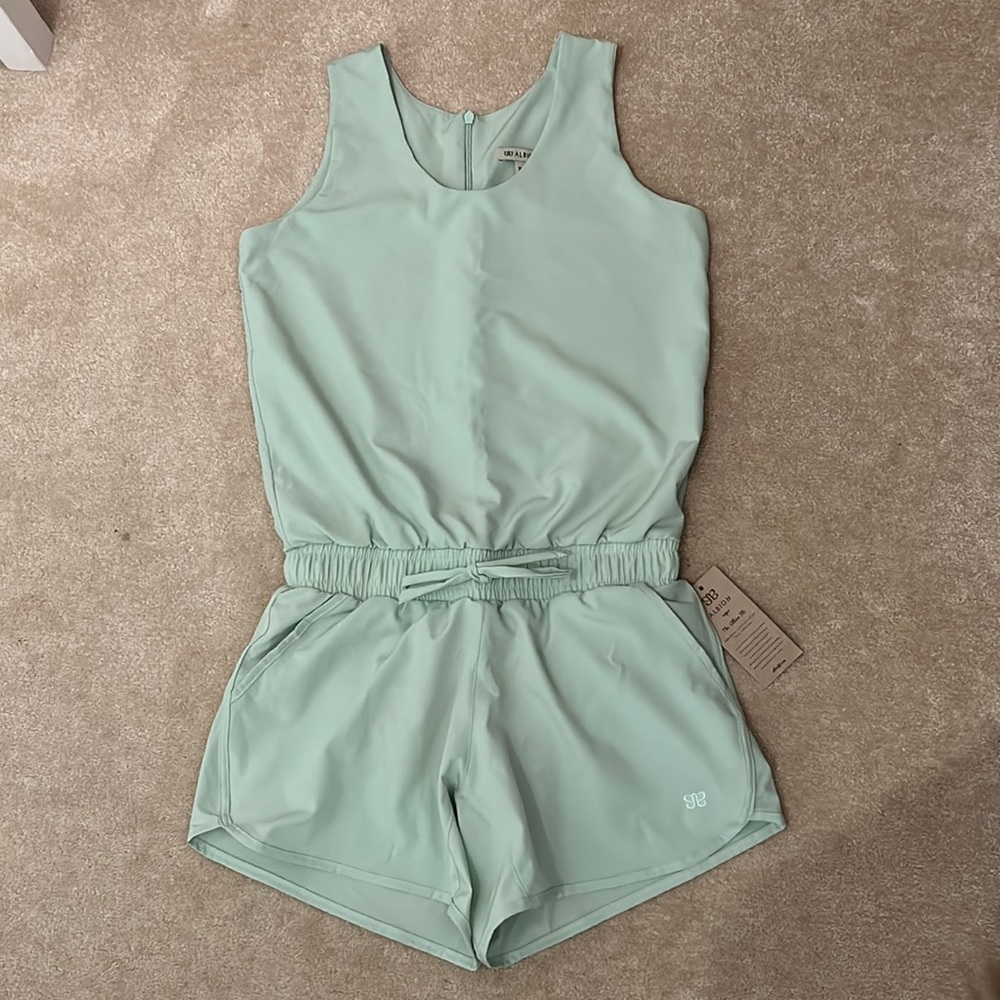 Women’s Albion Fit Mint Green Sleeveless Romper Size XS NWT